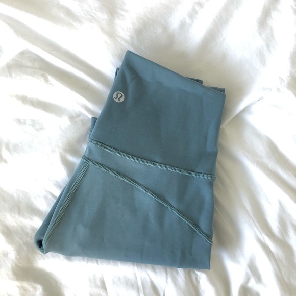 *SOLD* Lululemon In Movement - Picture 5 of 5